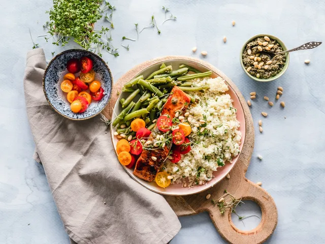 Lachs auf Couscous mit Bohnen